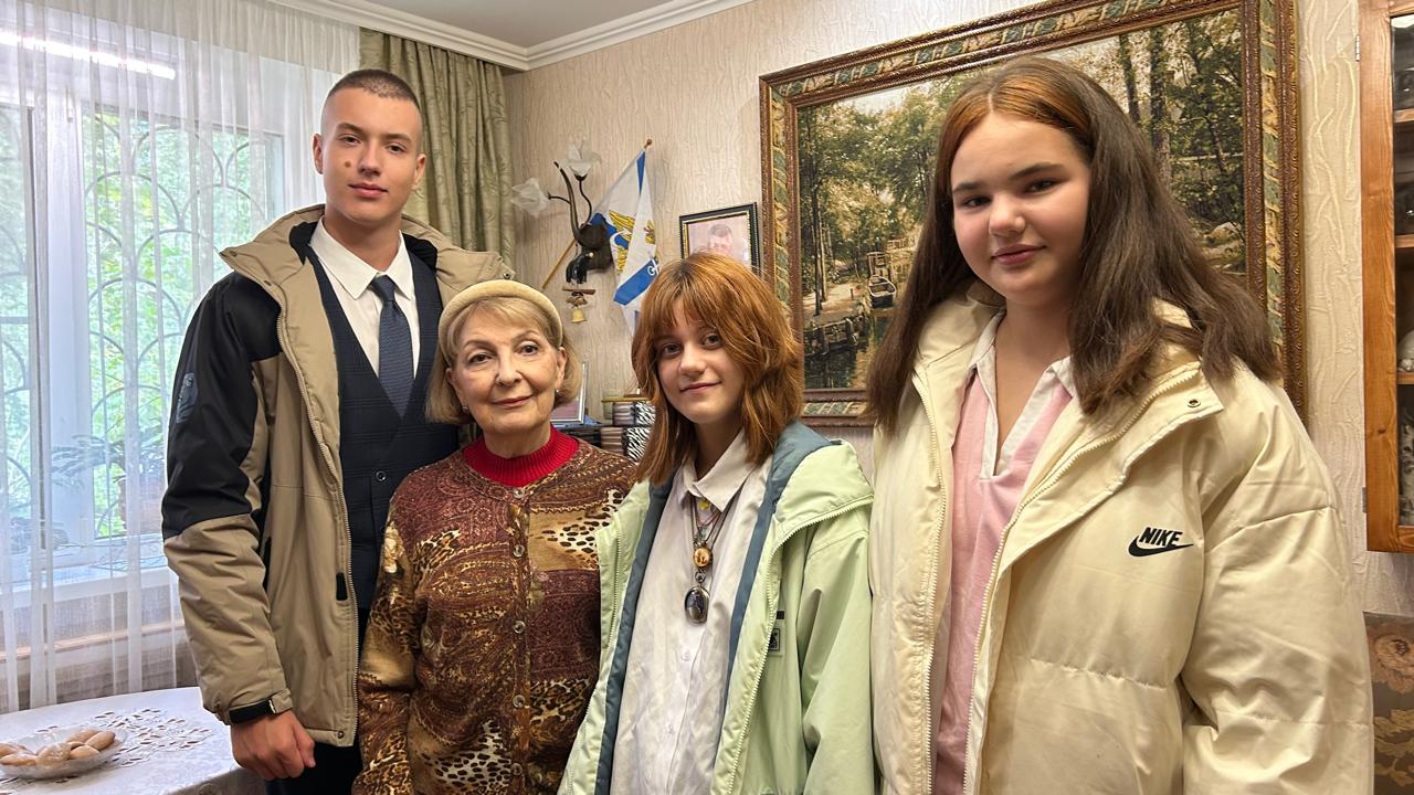 Акция "От всей души" для ветеранов педагогического труда.
